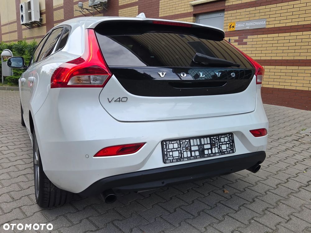 Volvo V40 T2 Momentum - 14