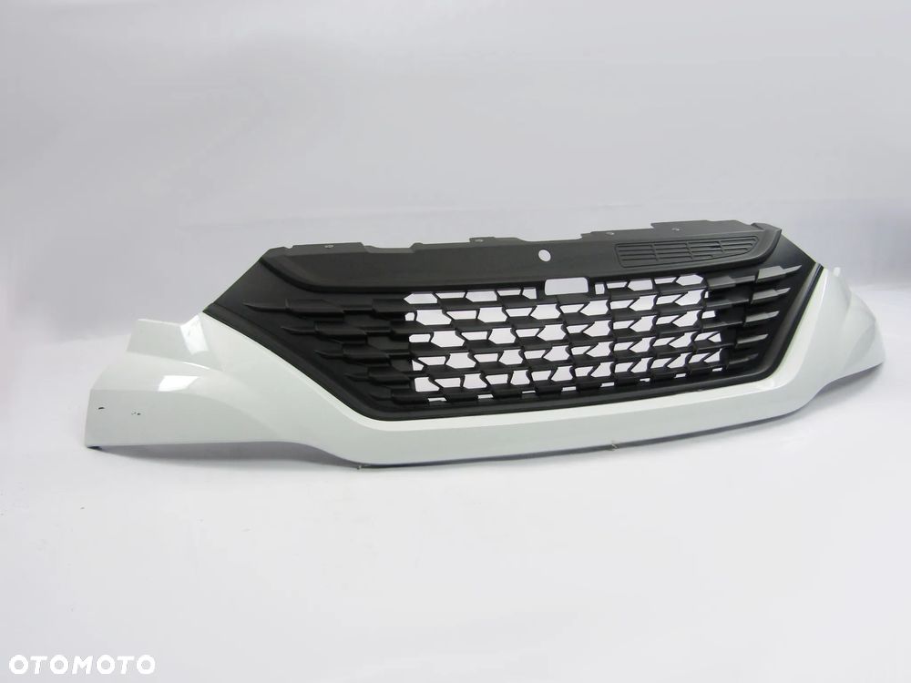 Listwa nad zderzak + atrapa chłodnicy / Grill Iveco Daily  19 - 24 Lakier 50105 - 10