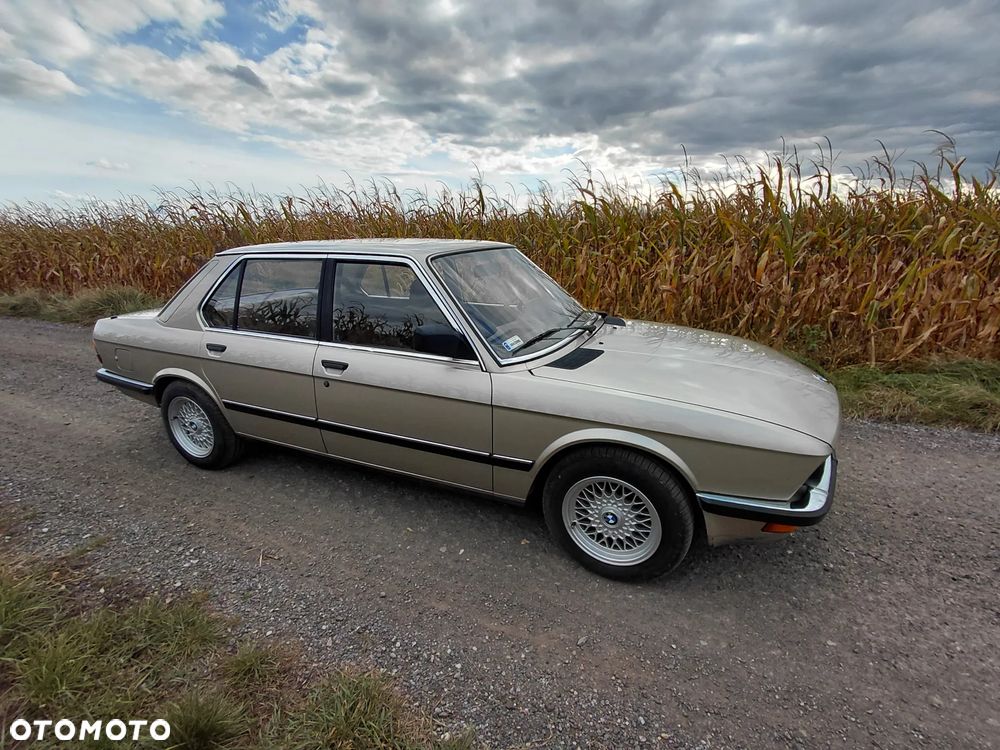 BMW 5 Series 1985 photo 3