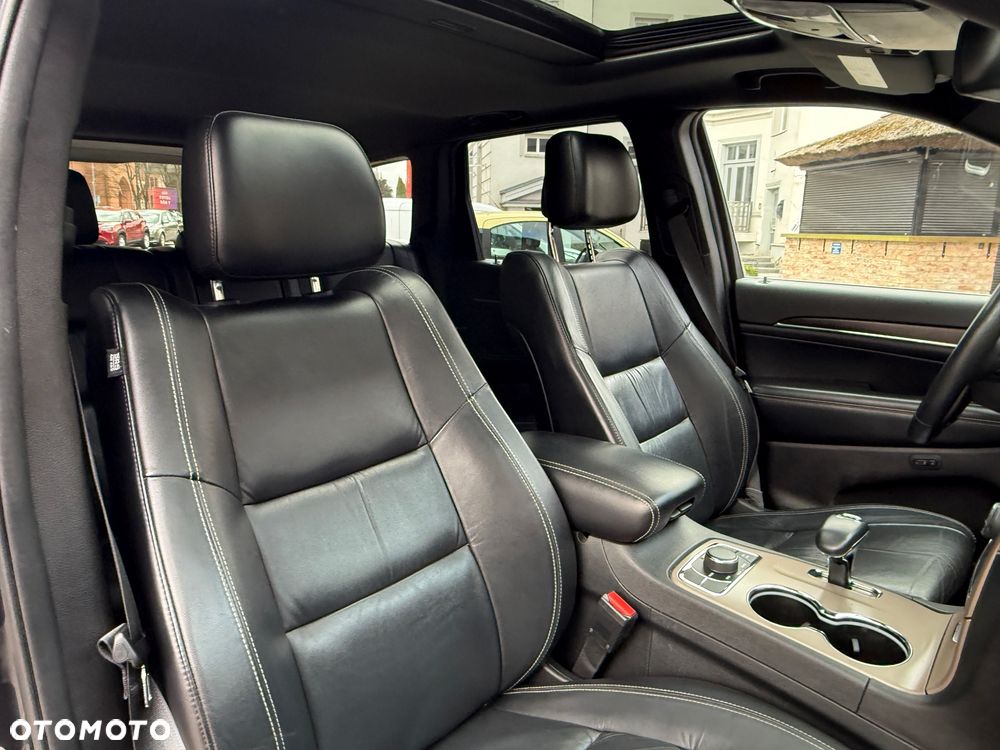 Jeep Grand Cherokee - 23