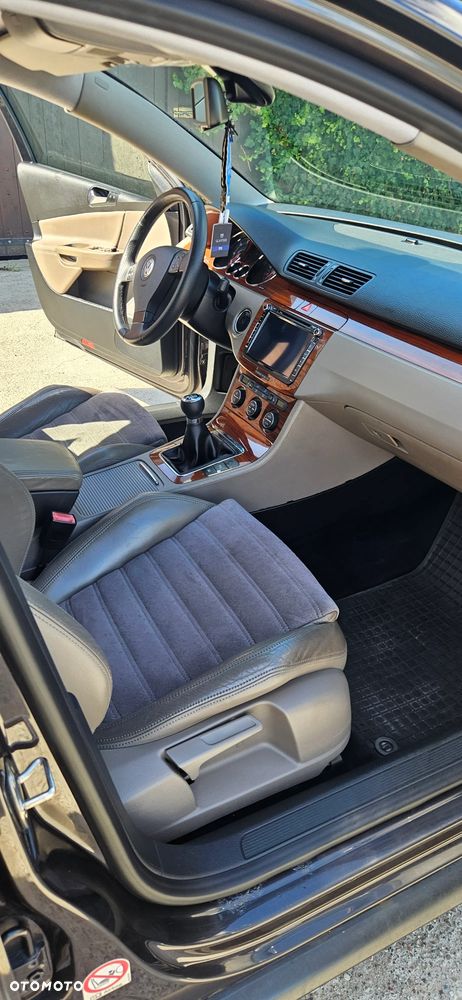 Volkswagen Passat 2.0 TDI Comfortline - 10