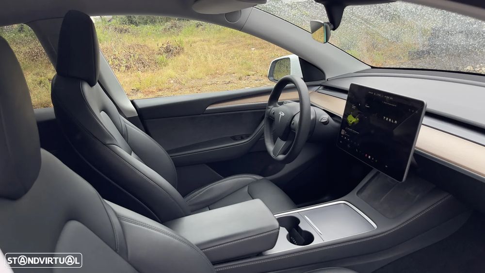 Tesla Model Y Performance Dual Motor AWD - 23