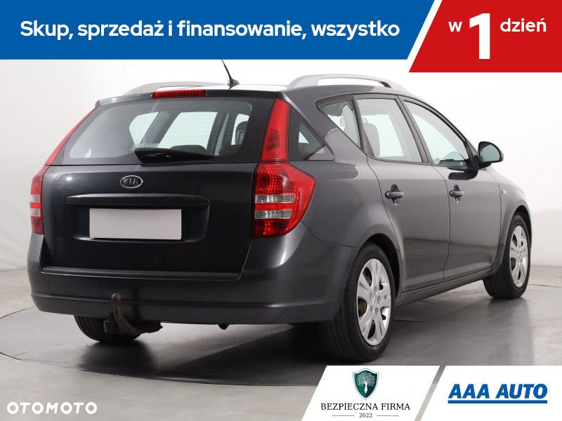 Kia Ceed - 6