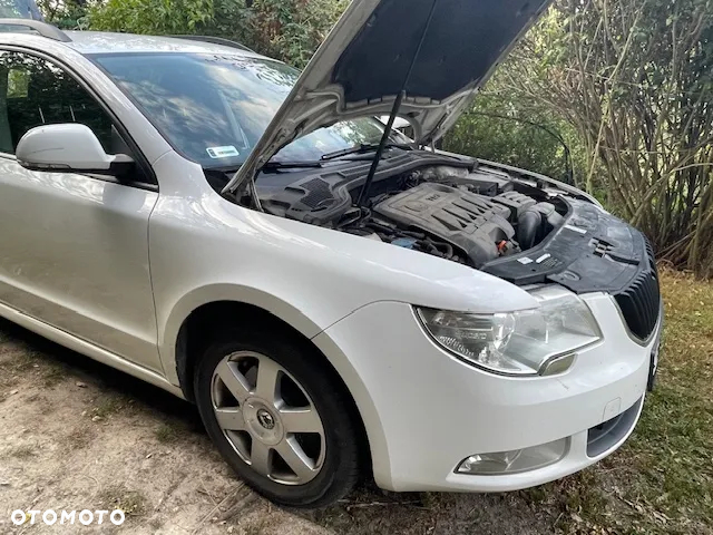 Skoda Superb 2.0 TDI Ambition DSG - 5