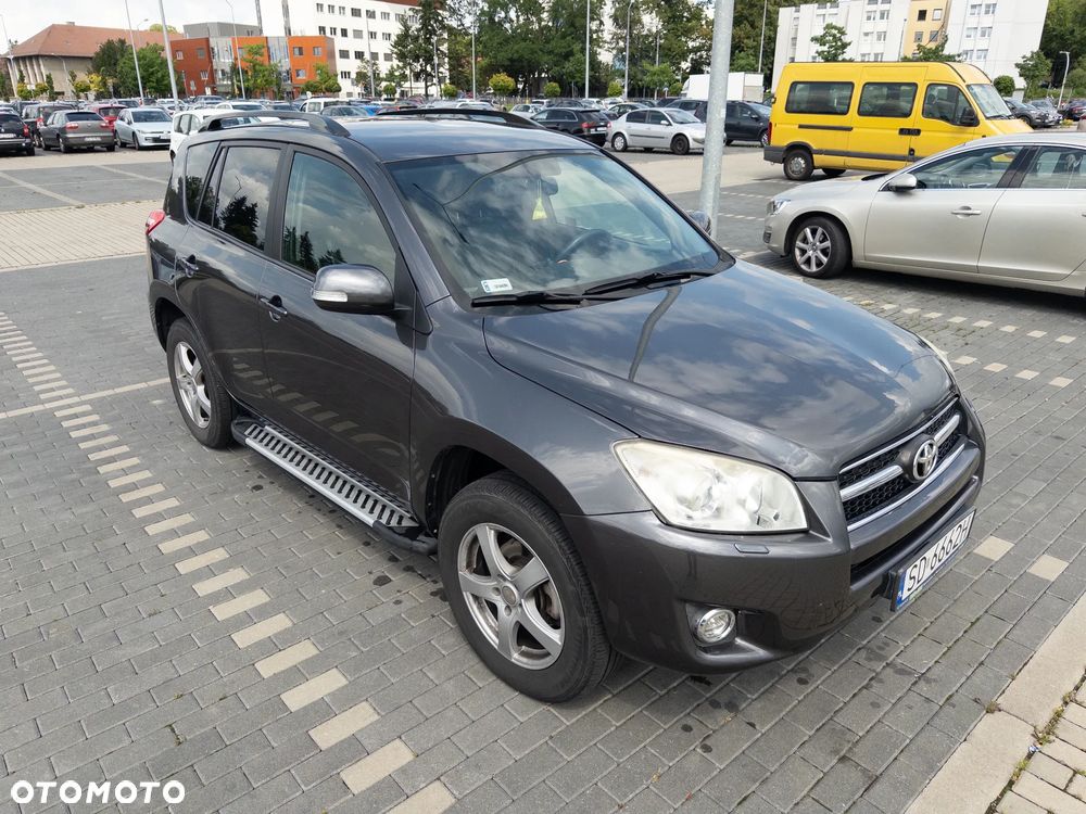 Toyota RAV4 - 1
