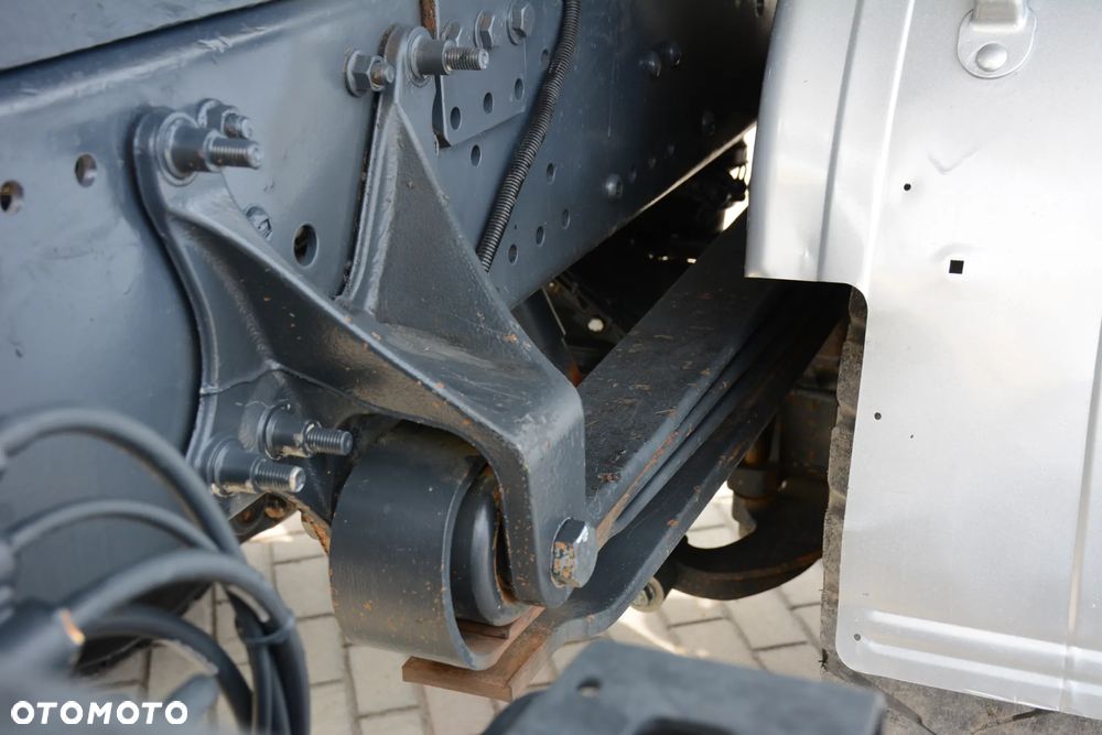 Mercedes-Benz AXOR 1829 - 15