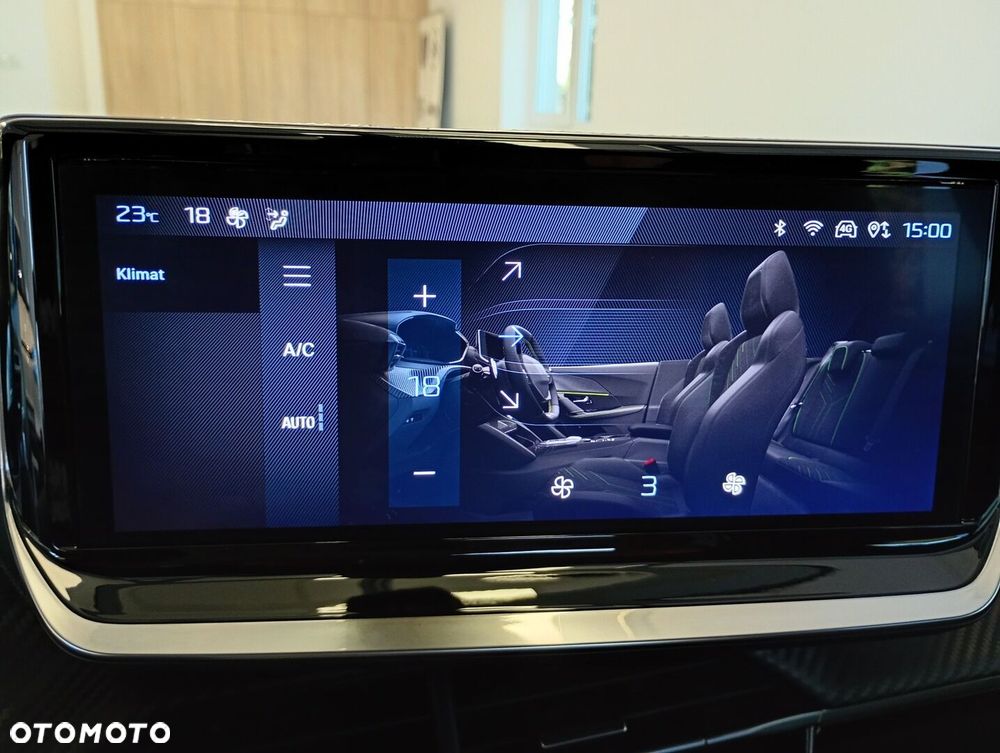 Peugeot 2008 1.2 PureTech Allure S&S EAT8 - 39
