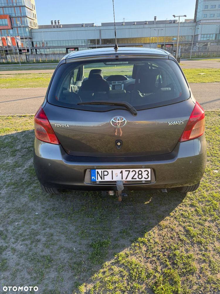 Toyota Yaris 1.3 Luna - 4
