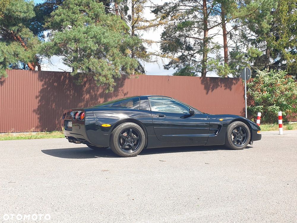 Chevrolet Corvette - 13