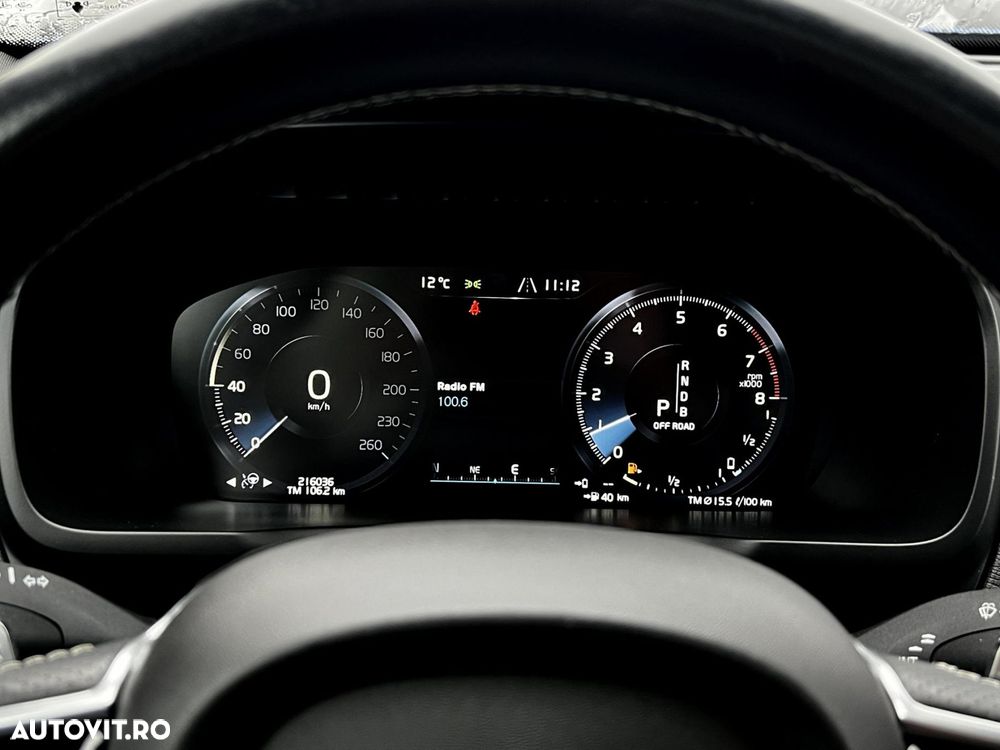 Volvo XC 90 - 31