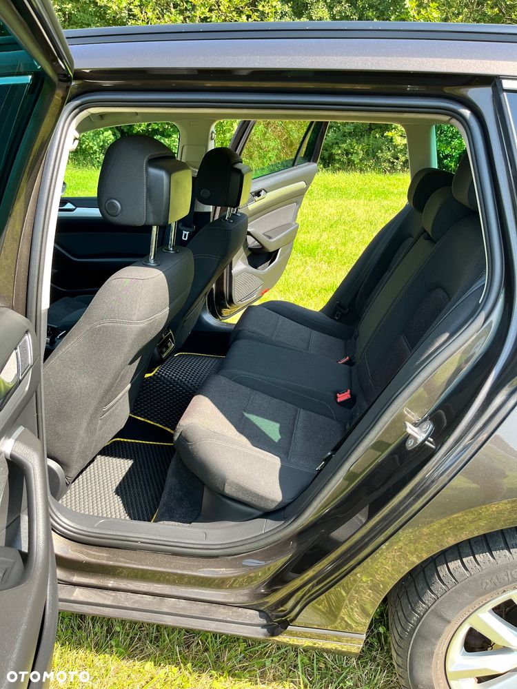 Volkswagen Passat Variant 2.0 TDI SCR DSG Business - 13