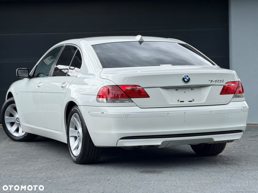 BMW Seria 7 740i - 21