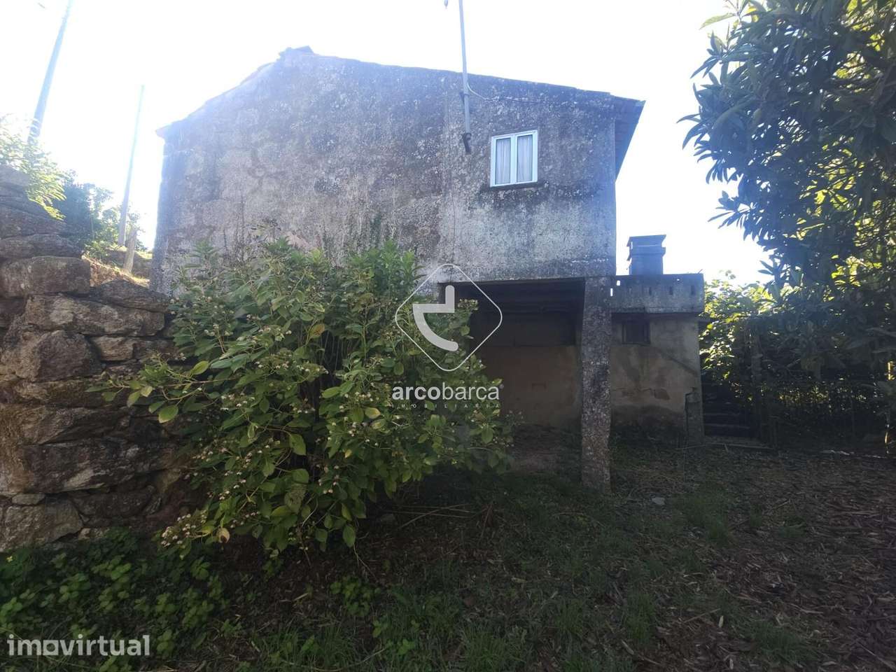 Casa para restauro com sequeiro e logradouro - Grande imagem: 2/23