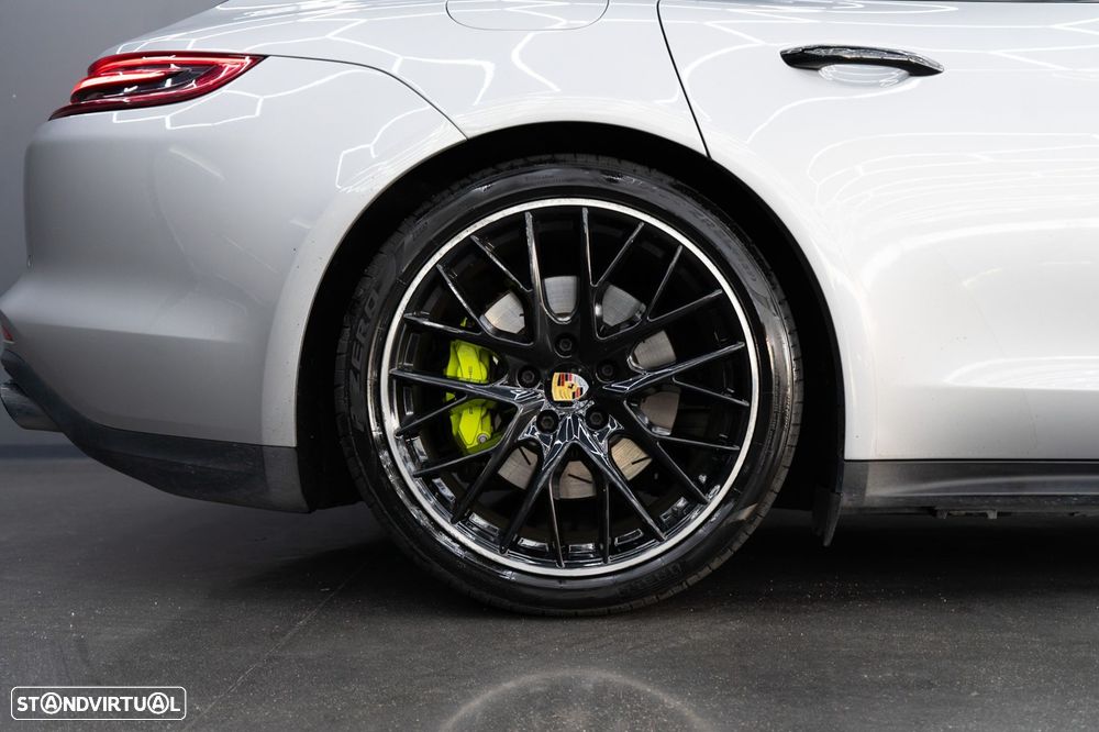 Porsche Panamera Sport Turismo 4 E-Hybrid - 13