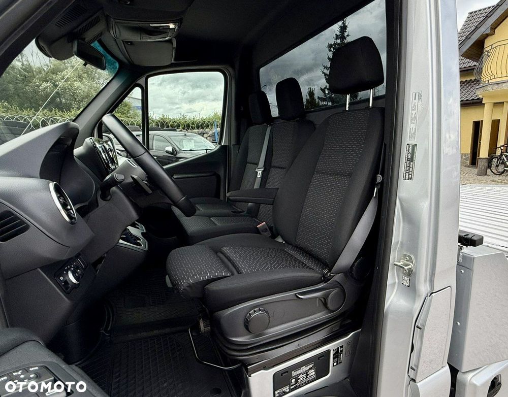 Mercedes-Benz Sprinter - 11