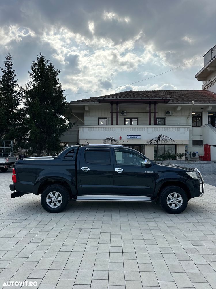 Toyota Hilux 4x4 Cabina Dubla Comfort - 3