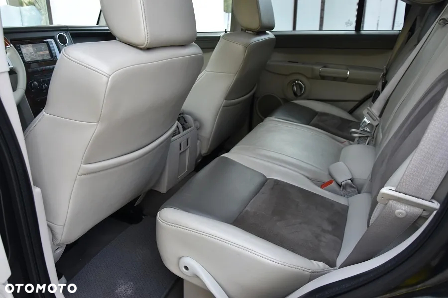 Jeep Commander 3.0 CRD Overland - 16