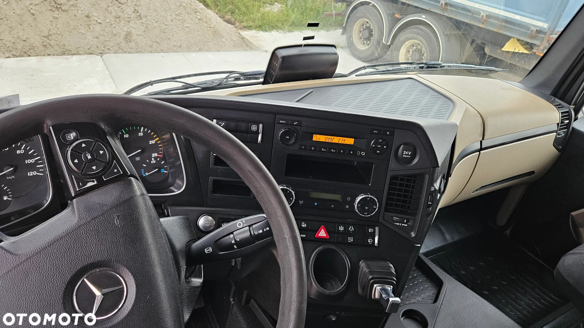 Mercedes-Benz Actros - 9
