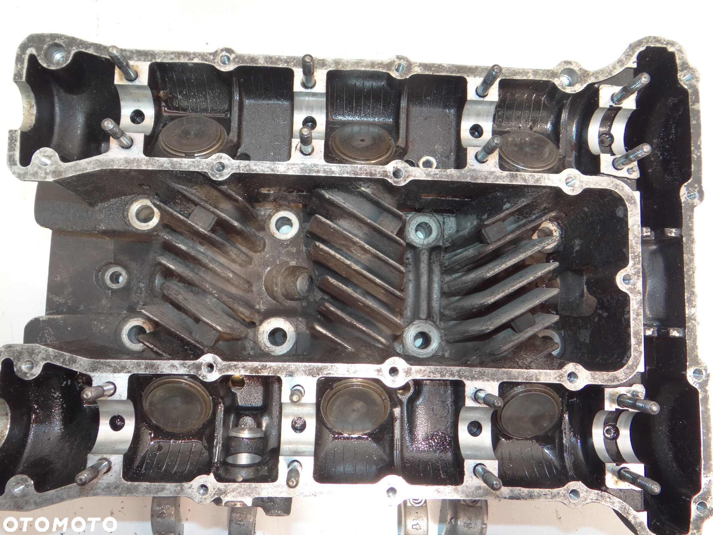 Yamaha XS 750 głowica cylinder tłoki szklanki płytki zaworowe wałek rozrządu pokrywa głowicy Y1238 - 27