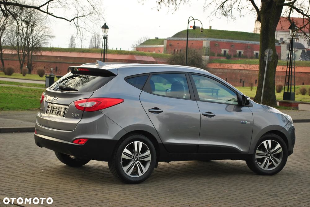 Hyundai ix35 1.7 CRDi 2WD blue Finale Gold - 9