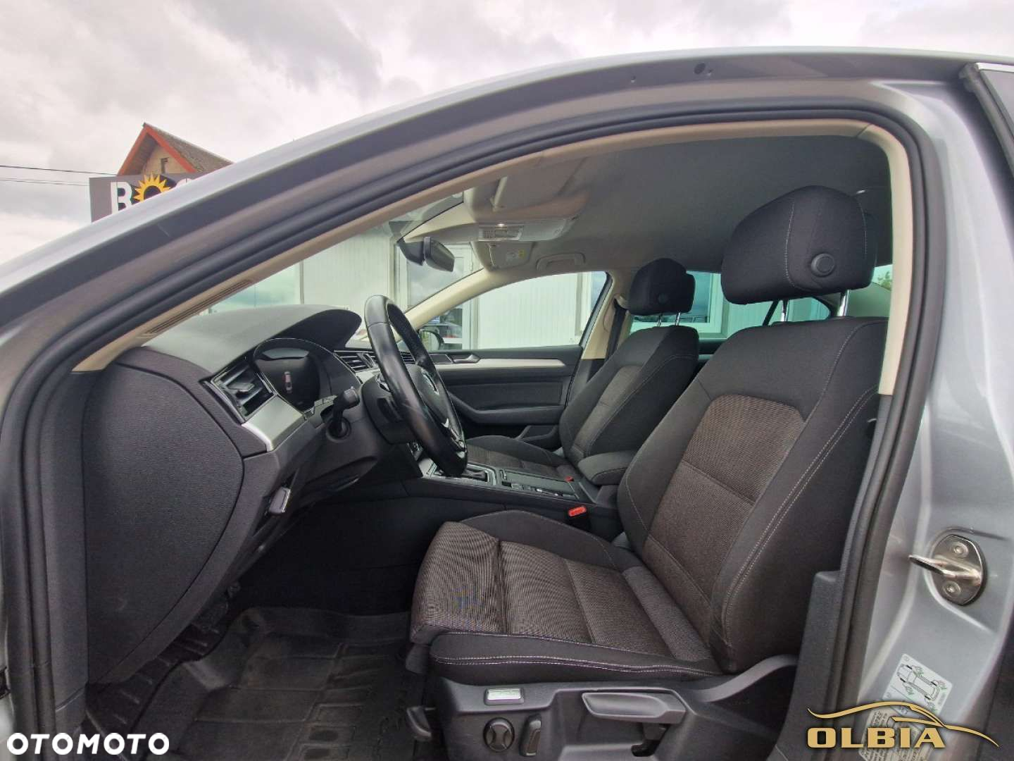 Volkswagen Passat - 15