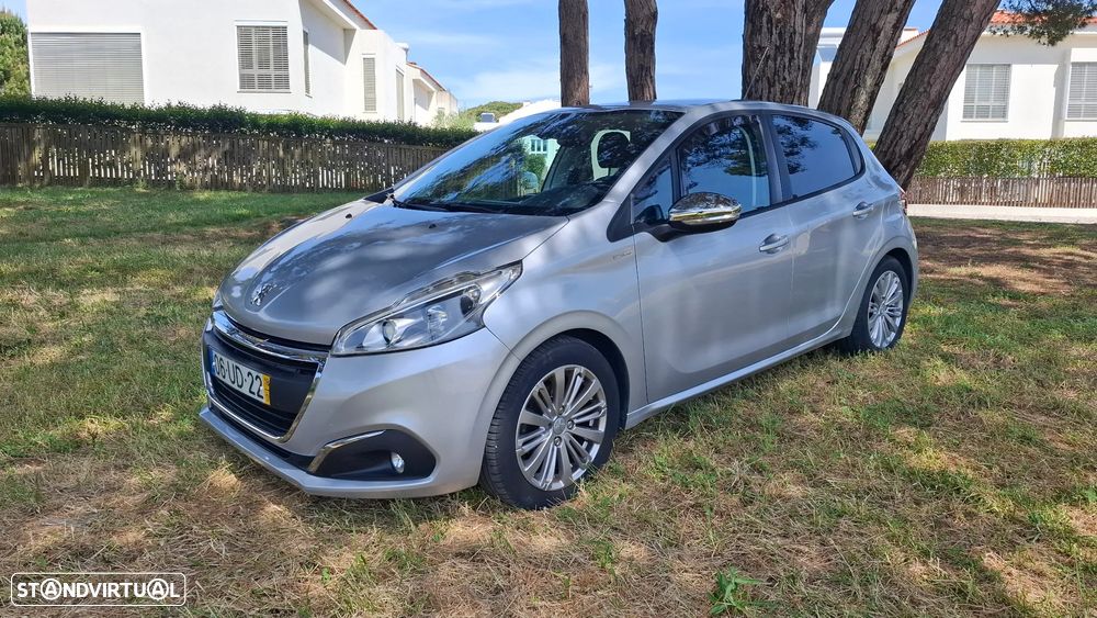 Peugeot 208 1.6 BlueHDi Style - 1