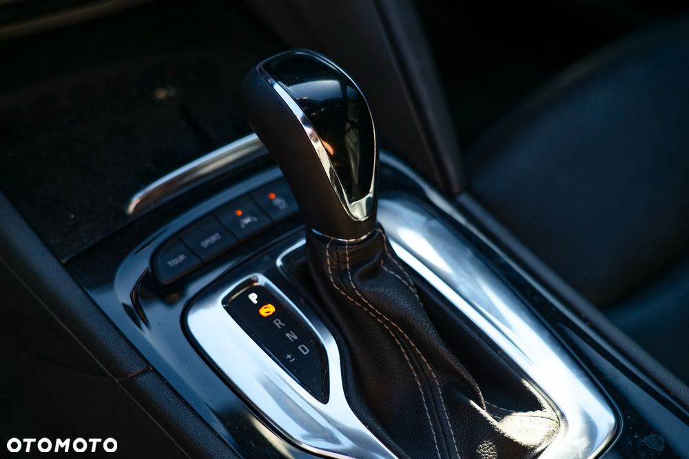 Opel Insignia 2.0 CDTI 4x4 GSi S&S - 12