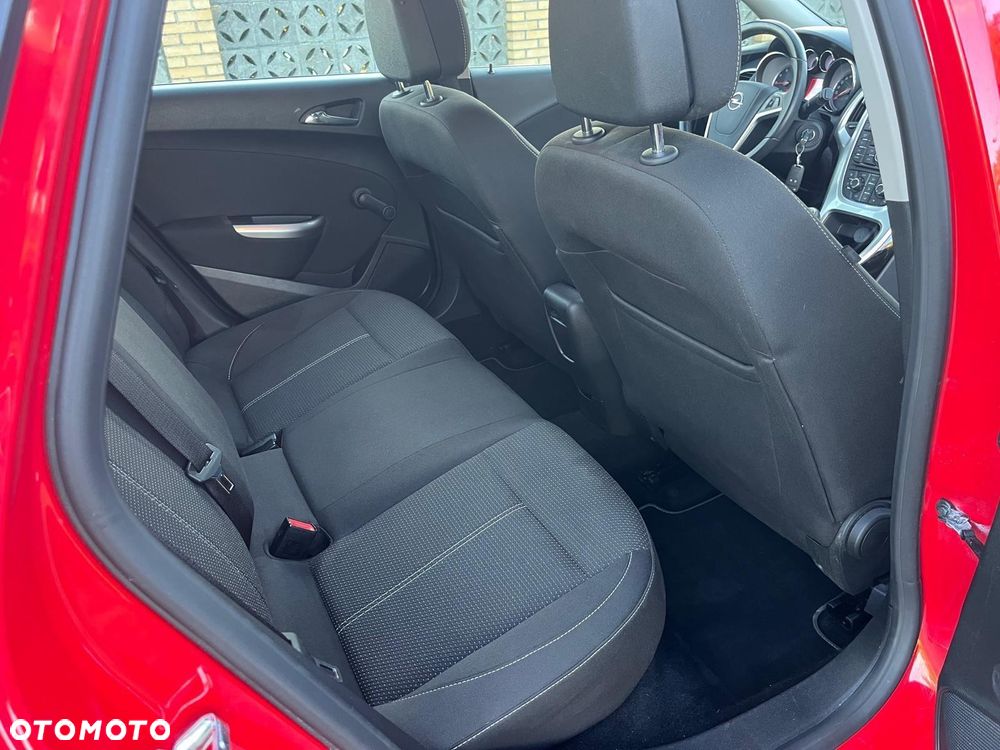 Opel Astra 1.4 Turbo 150 Jahre - 8