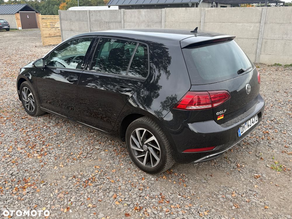 Volkswagen Golf - 8