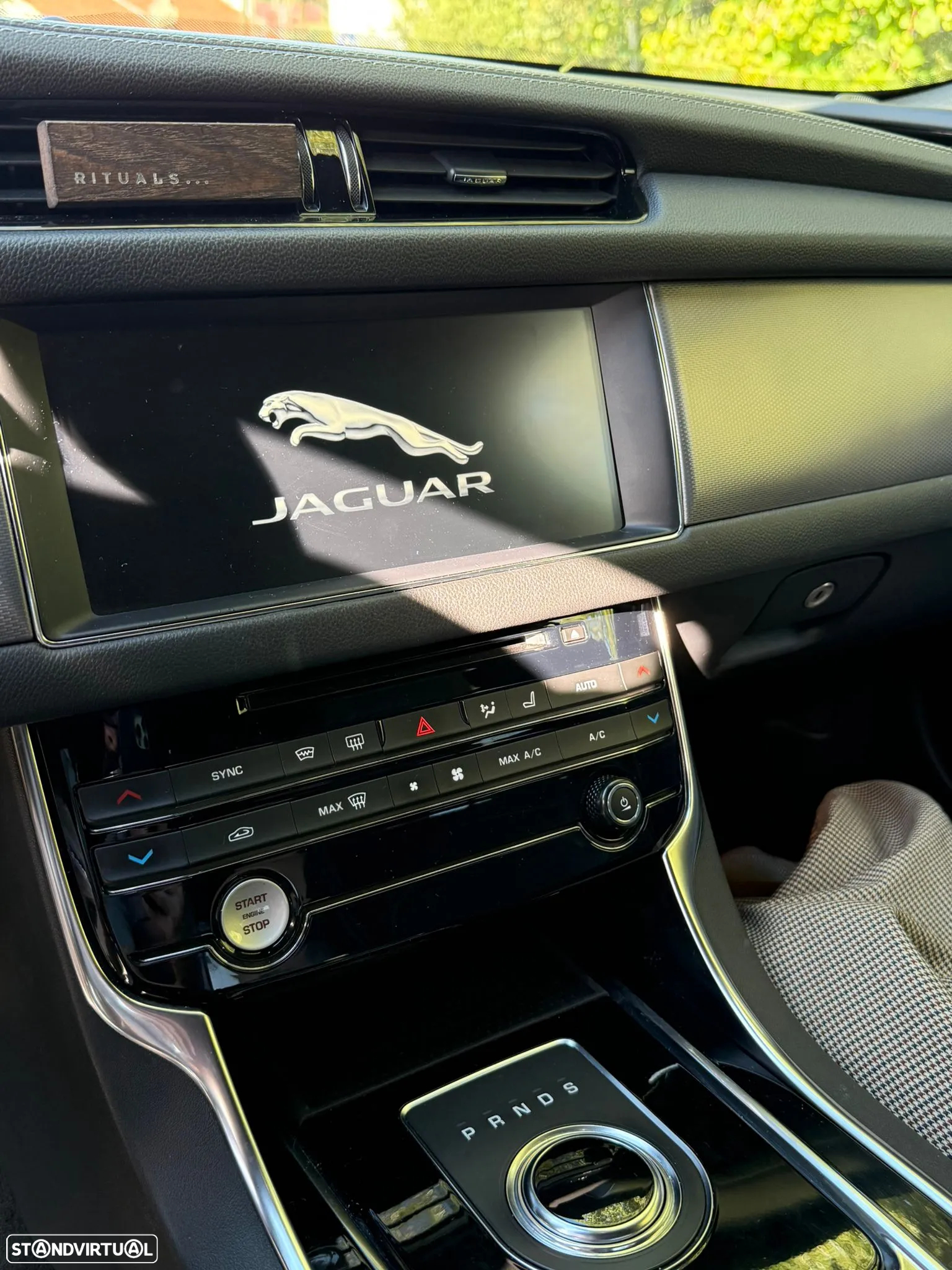 Jaguar XF 2.0 D R-Sport Aut. - 12
