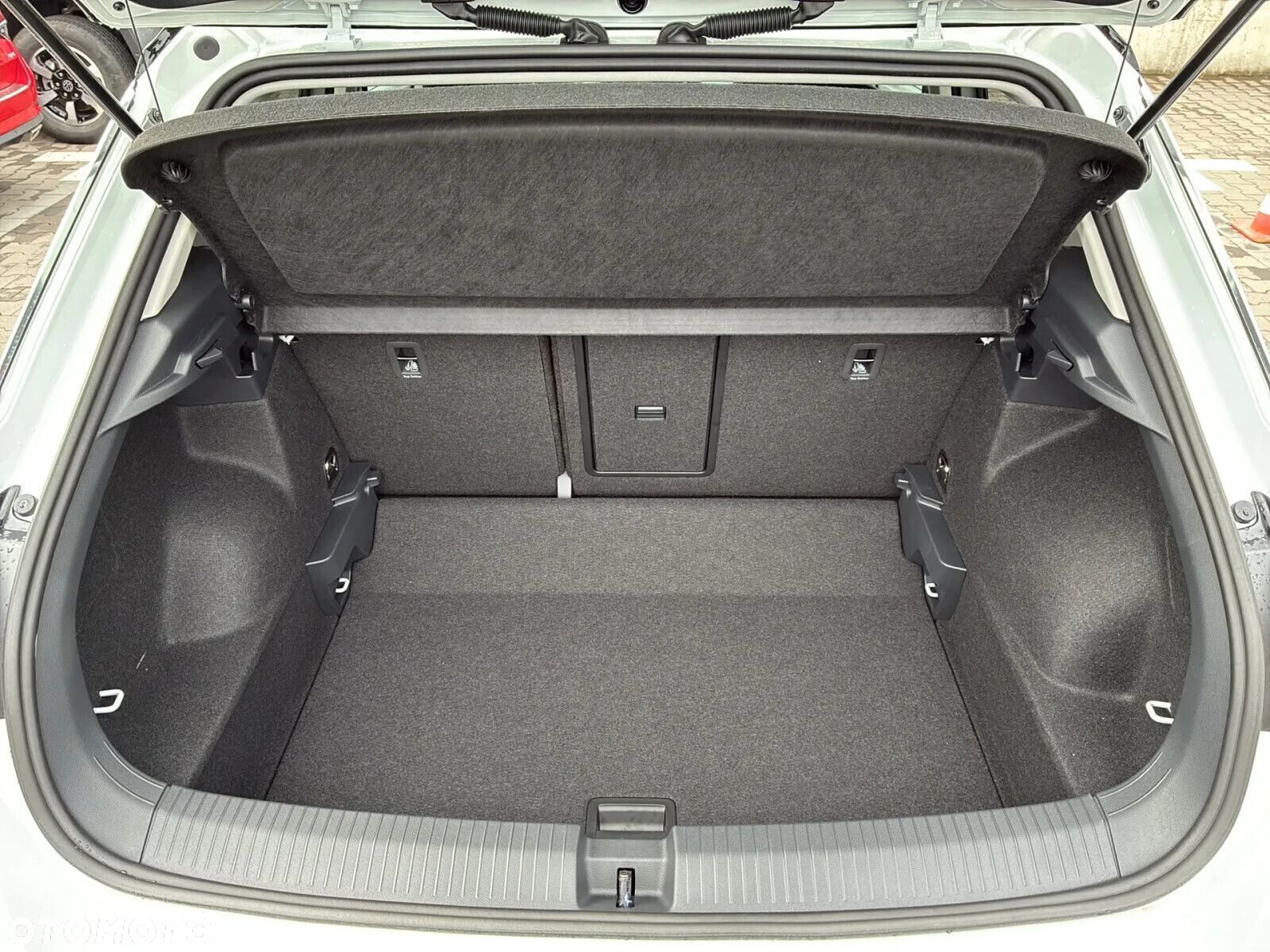 Volkswagen T-Roc - 18