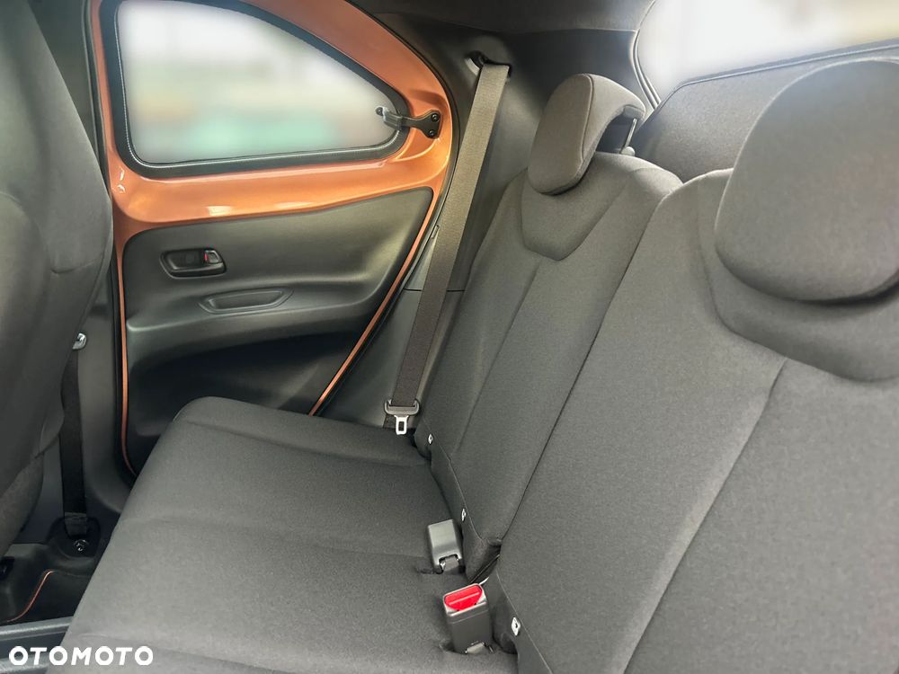 Toyota Aygo X Hybrid 1.5 Style e-CVT - 38