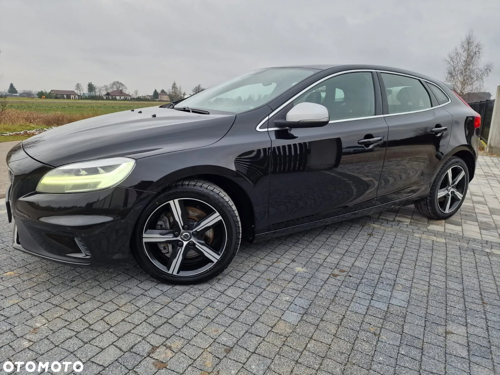 Volvo V40 D3 R Design - 10