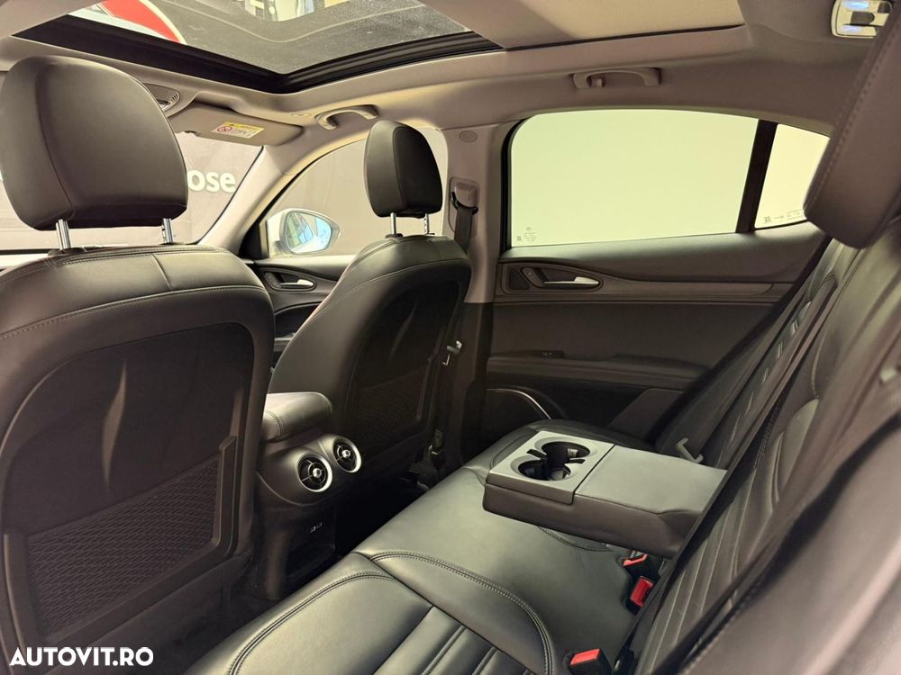 Alfa Romeo Stelvio - 7