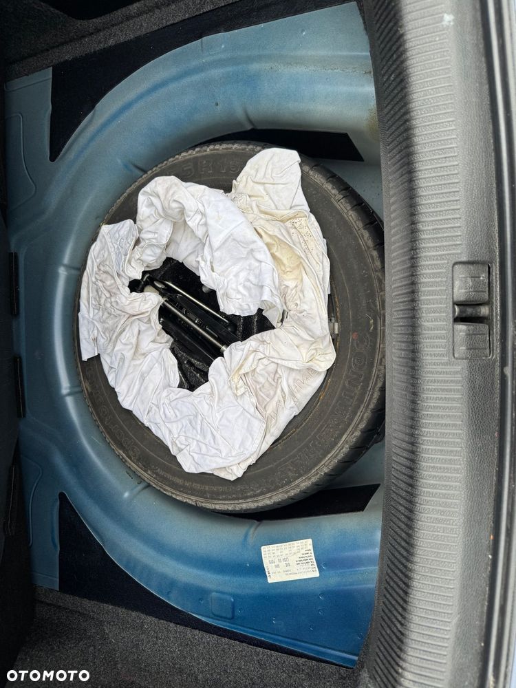 Volkswagen Jetta 1.9 TDI DPF Comfortline - 23