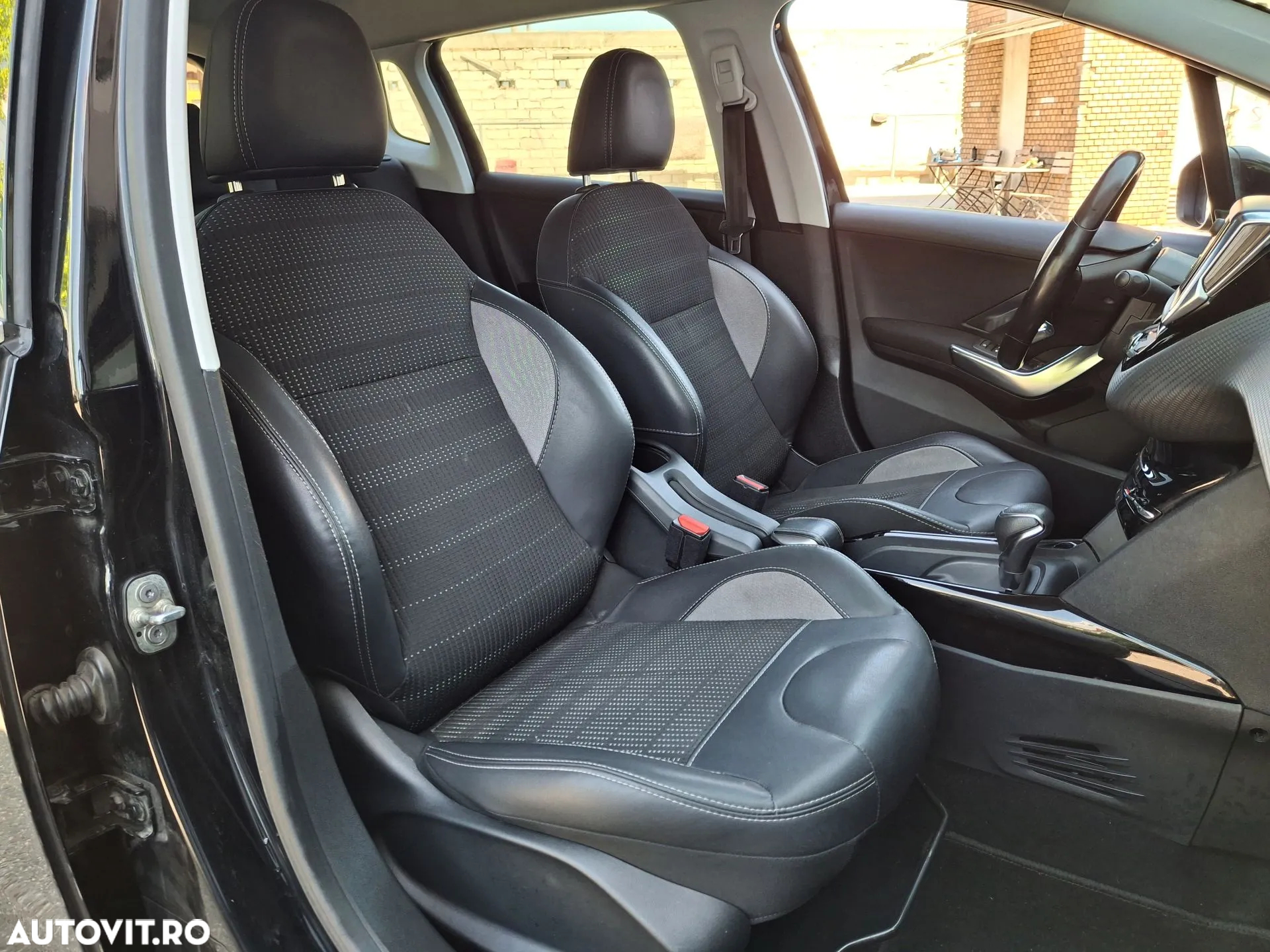 Peugeot 2008 - 13