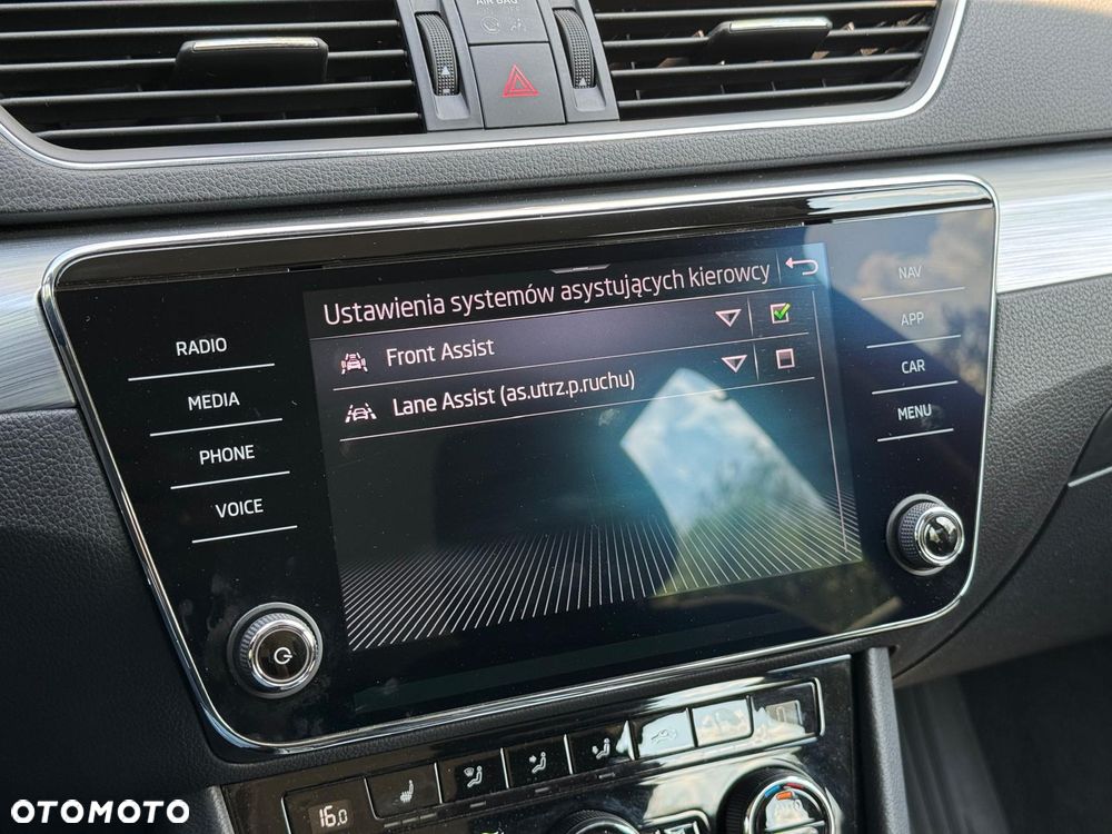 Skoda Superb 2.0 TDI SCR Ambition DSG - 22