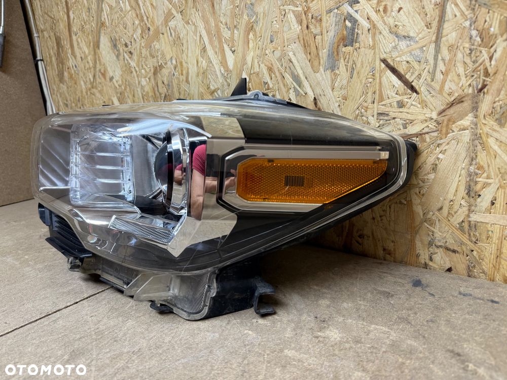 LAMPA LEWA SOCZEWKA LED TOYTOA TACOMA - 20