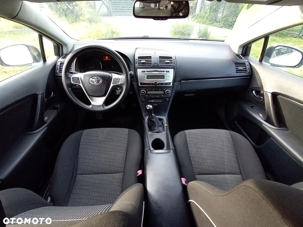 Toyota Avensis - 38