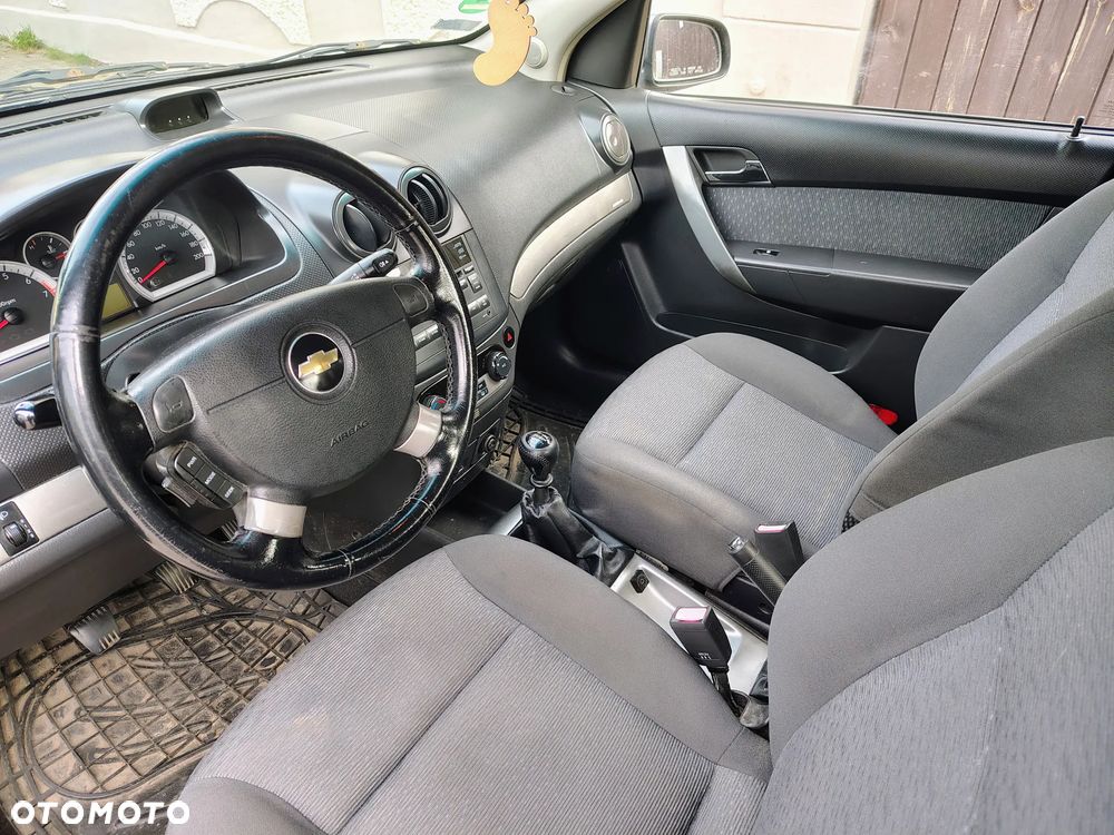 Chevrolet Aveo - 8
