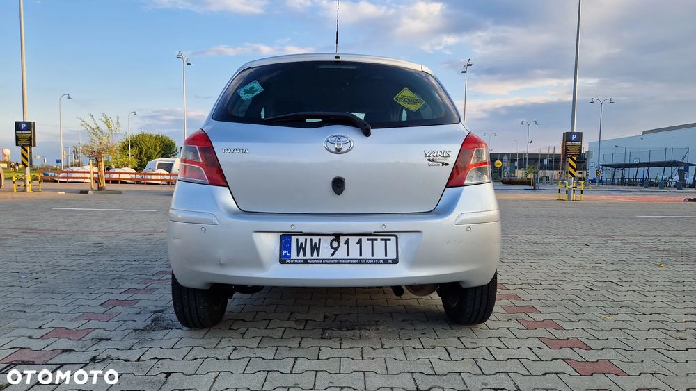 Toyota Yaris - 4