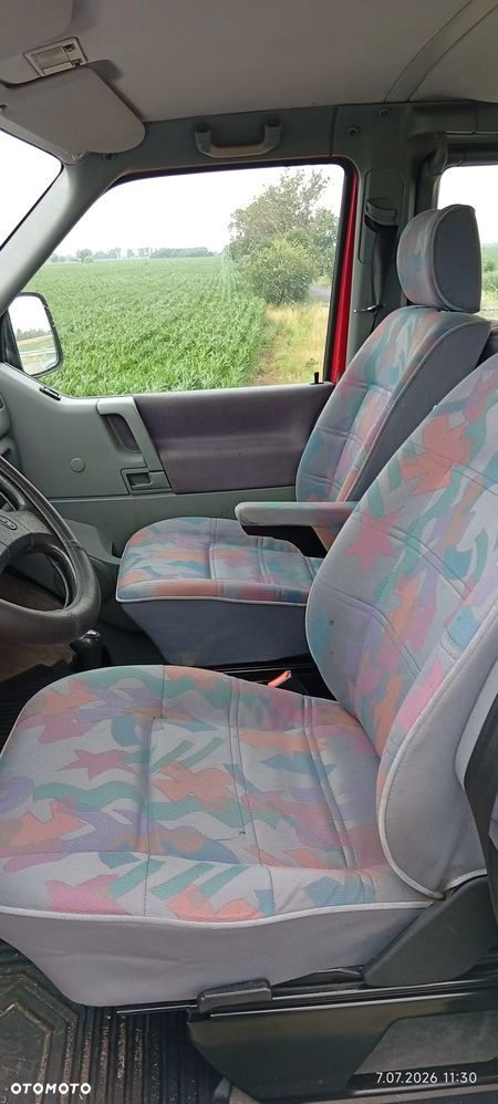 Volkswagen Multivan - 11