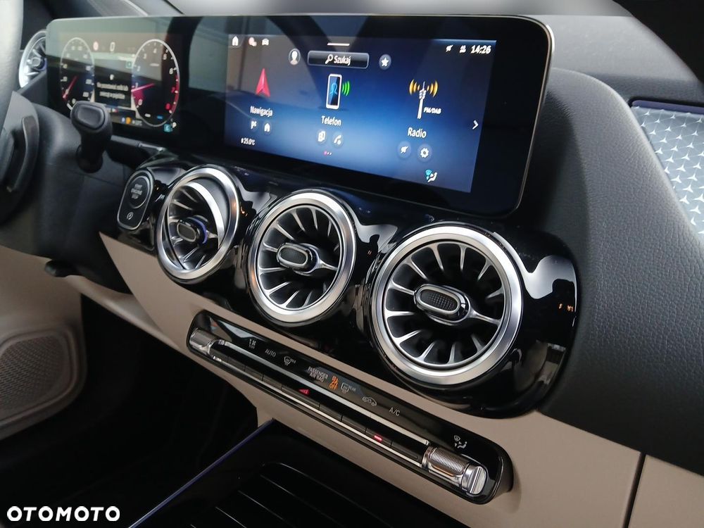 Mercedes-Benz GLA 200 Progressive - 19