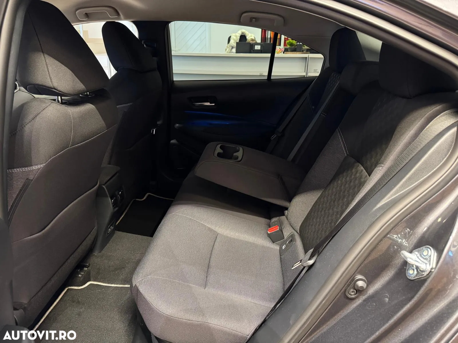 Toyota Corolla 1.8 HSD Dynamic - 17