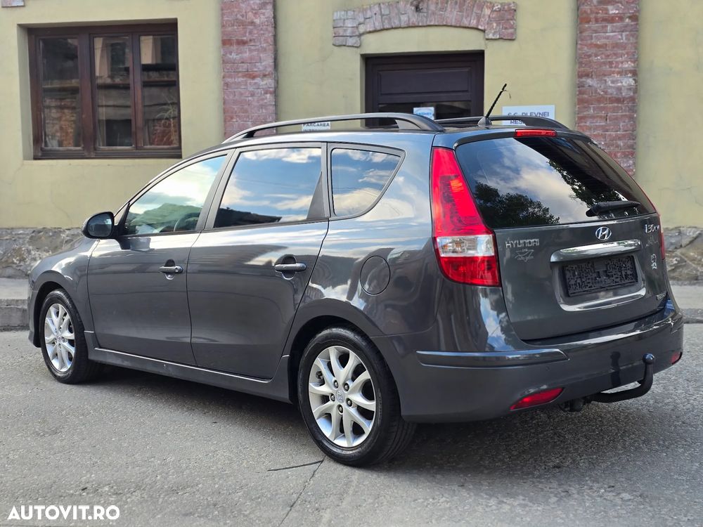 Hyundai i30 1.6 CRDI GLS PREMIUM - 3