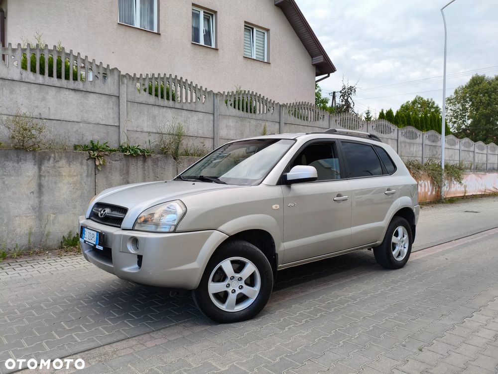 Hyundai Tucson 2.0 4WD GLS - 21