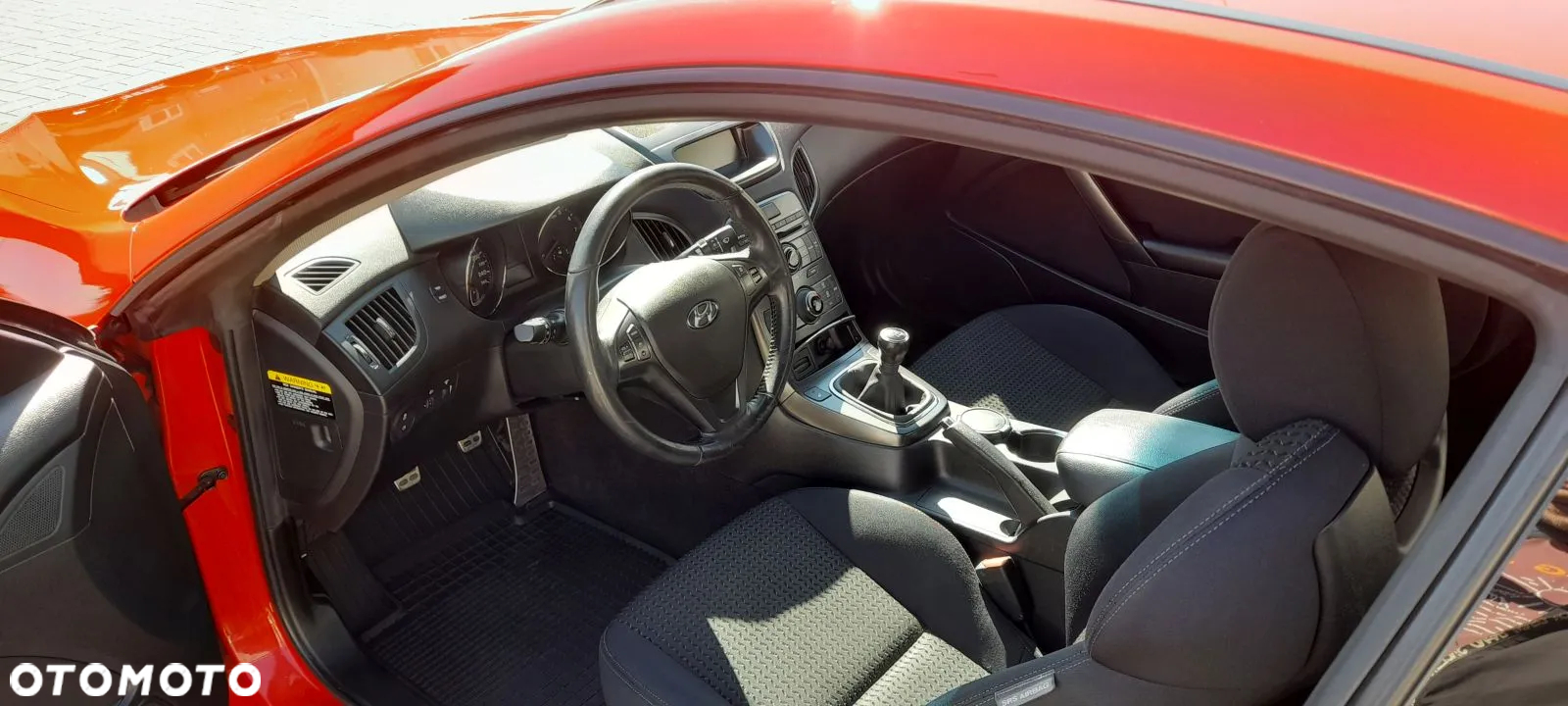 Hyundai Genesis Coupe 2.0 T - 9