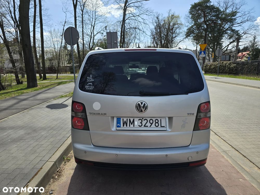 Volkswagen Touran 1.9 TDI Highline - 4