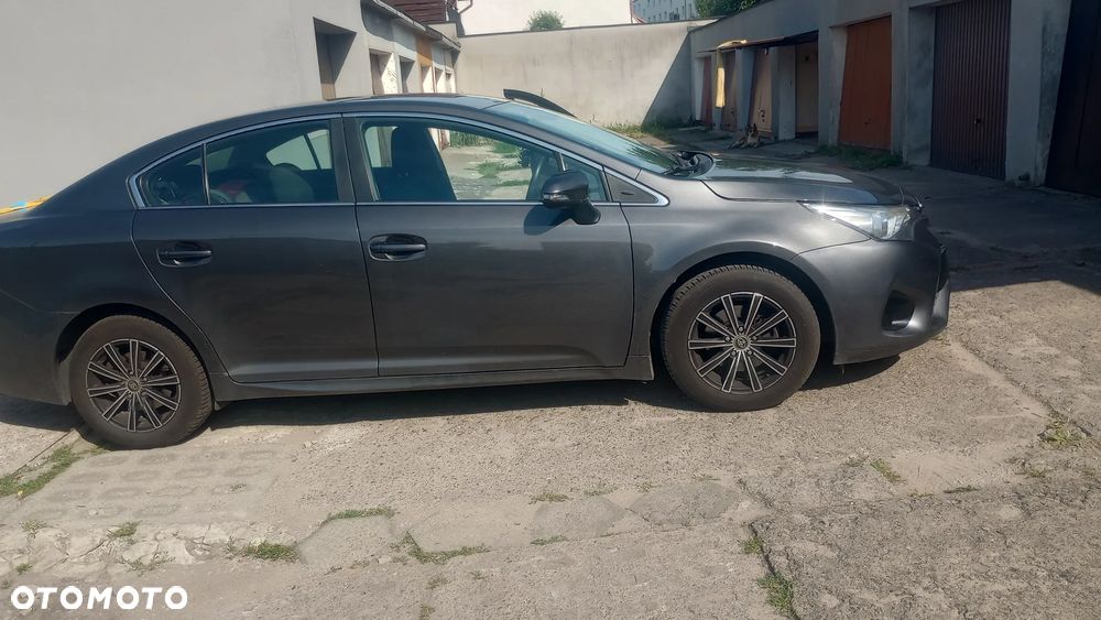 Toyota Avensis 1.6 D-4D Prestige - 4