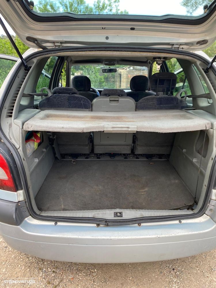 Renault Scénic 1.4 16V - 9